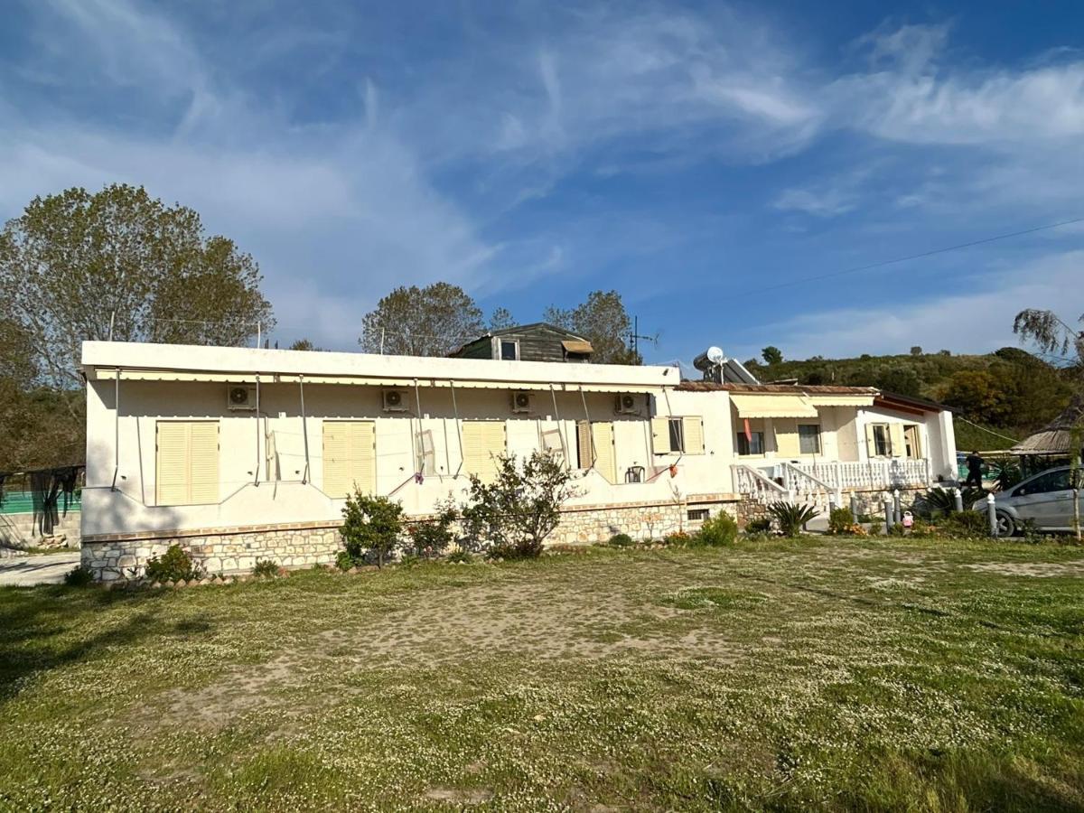 Hotel Vila Andi Zverneci Eksteriør bilde